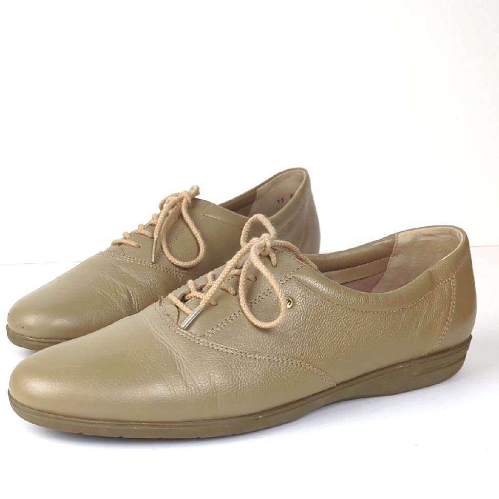 Easy Spirit Women's Tan Leather Classic Oxford Comfort Shoes